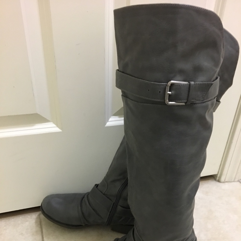 DSW 👢👢TWO PAIRS OF BOOTS - Picture 5 of 6